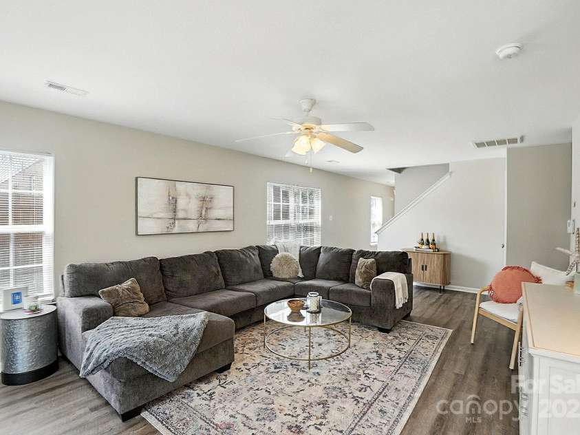 7036 Bullock Drive, Charlotte, NC 28214.  MLS# CAR4275962, YatesRealty ID 31401. 