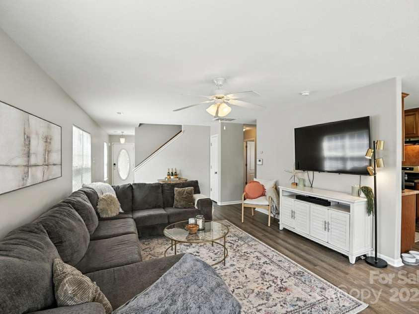 7036 Bullock Drive, Charlotte, NC 28214.  MLS# CAR4275962, YatesRealty ID 31401. 