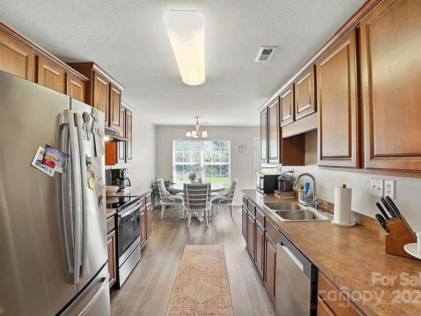 7036 Bullock Drive, Charlotte, NC 28214.  MLS# CAR4275962, YatesRealty ID 31401. 