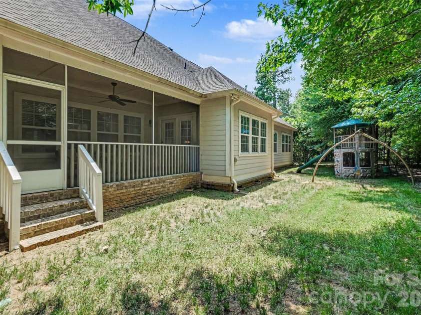 14943 Bagley Lane, Charlotte, NC 28227.  MLS# CAR4392753, YatesRealty ID 31402. Back yard