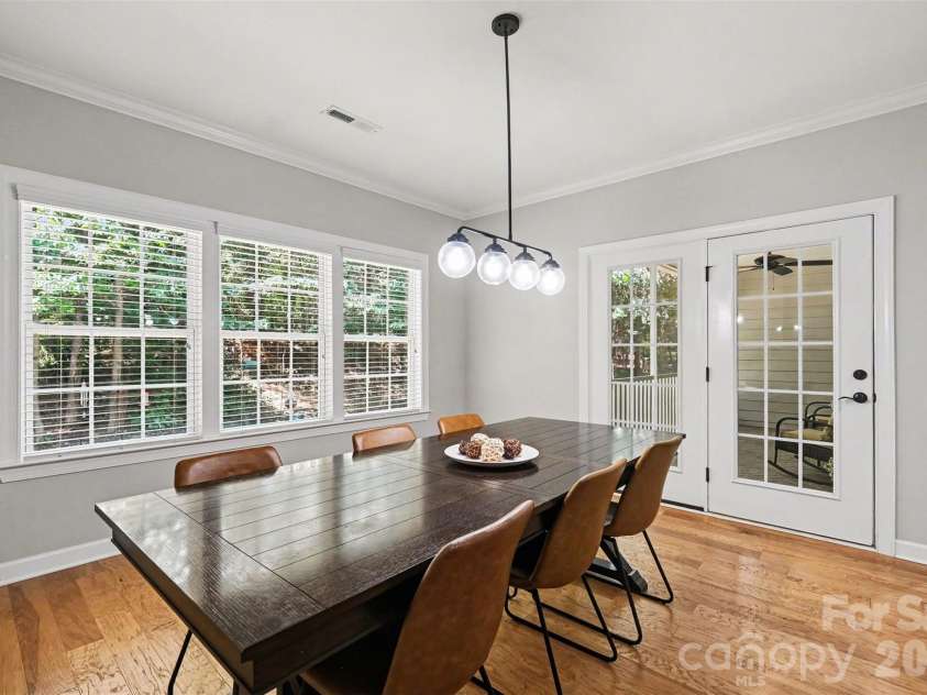 14943 Bagley Lane, Charlotte, NC 28227.  MLS# CAR4392753, YatesRealty ID 31402. Dining area