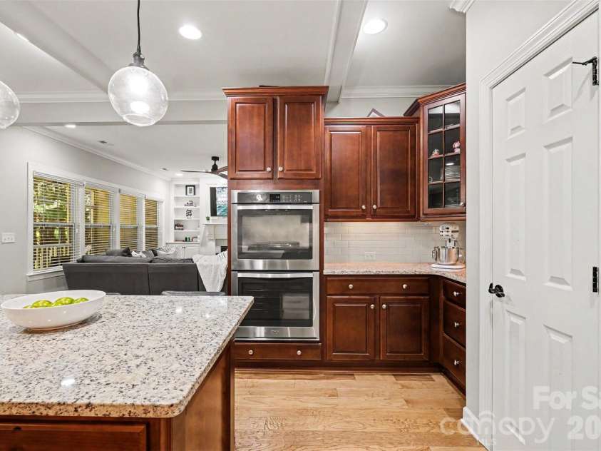 14943 Bagley Lane, Charlotte, NC 28227.  MLS# CAR4392753, YatesRealty ID 31402. Kitchen