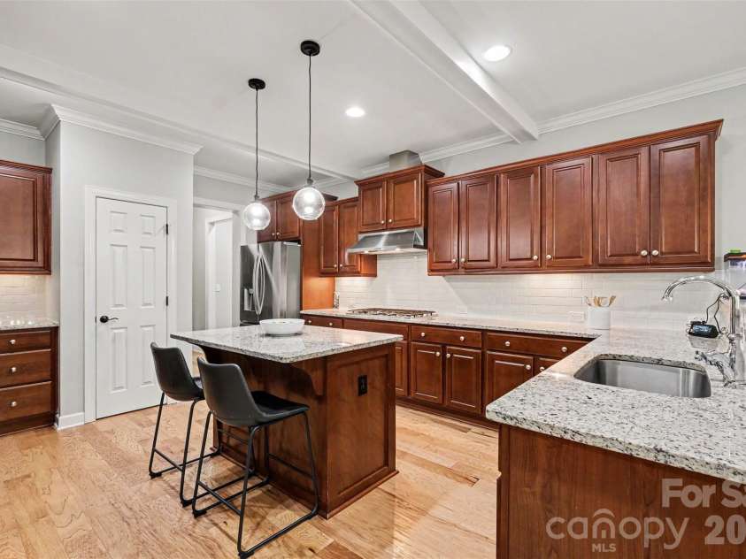 14943 Bagley Lane, Charlotte, NC 28227.  MLS# CAR4392753, YatesRealty ID 31402. Kitchen