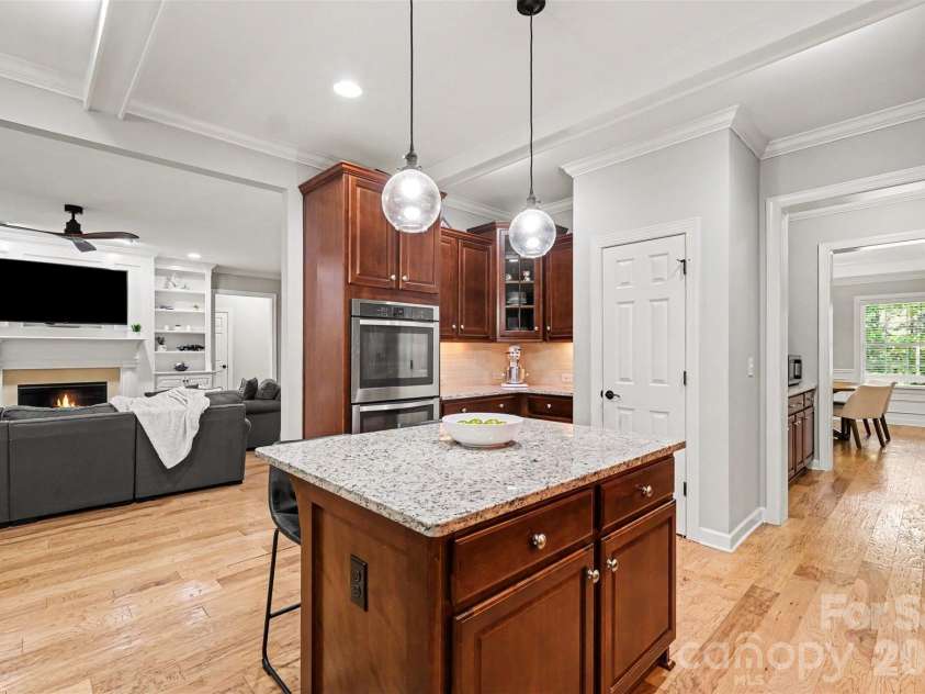 14943 Bagley Lane, Charlotte, NC 28227.  MLS# CAR4392753, YatesRealty ID 31402. Kitchen