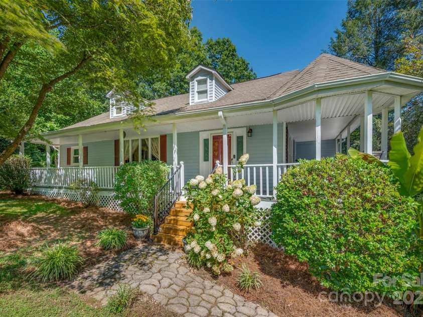 7265 Naguib Amin Street, Hickory, NC 28602.  MLS# CAR4286544, YatesRealty ID 31402. 