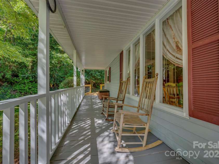7265 Naguib Amin Street, Hickory, NC 28602.  MLS# CAR4286544, YatesRealty ID 31402. 