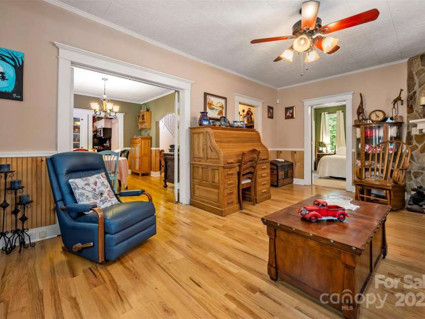 7265 Naguib Amin Street, Hickory, NC 28602.  MLS# CAR4286544, YatesRealty ID 31402. 