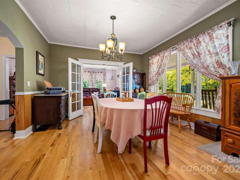 7265 Naguib Amin Street, Hickory, NC 28602.  MLS# CAR4286544, YatesRealty ID 31402. 