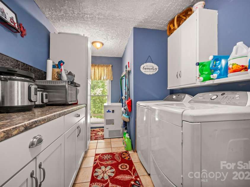 7265 Naguib Amin Street, Hickory, NC 28602.  MLS# CAR4286544, YatesRealty ID 31402. 