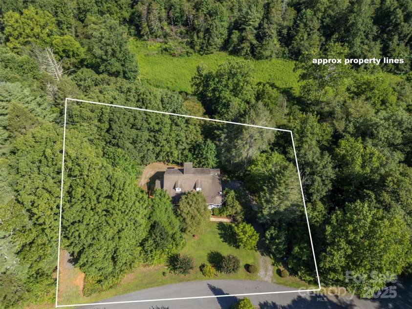 7265 Naguib Amin Street, Hickory, NC 28602.  MLS# CAR4286544, YatesRealty ID 31402. 