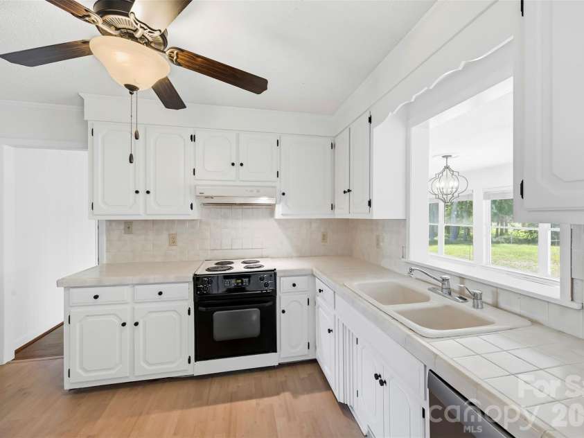 3447 Lake Shore Road, Denver, NC 28037.  MLS# CAR4394826, YatesRealty ID 31403. 