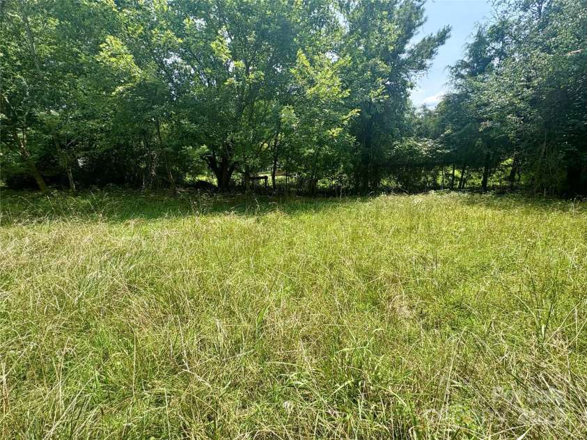 1031 Red Oak Drive, Walnut Cove, NC 27052.  MLS# CAR4289546, YatesRealty ID 31404. 