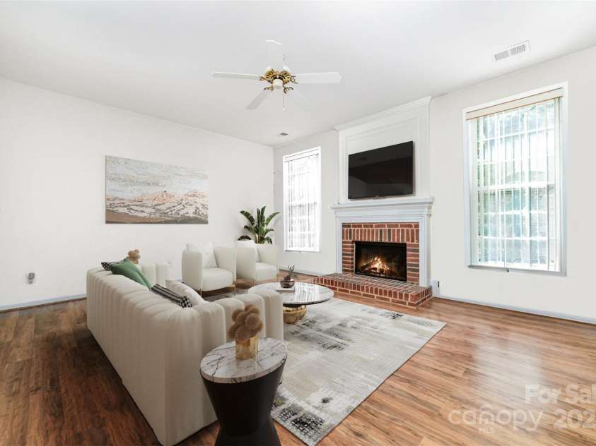 11802 Fox Glen Road, Charlotte, NC 28269.  MLS# CAR4266180, YatesRealty ID 31405. Virtually Staged