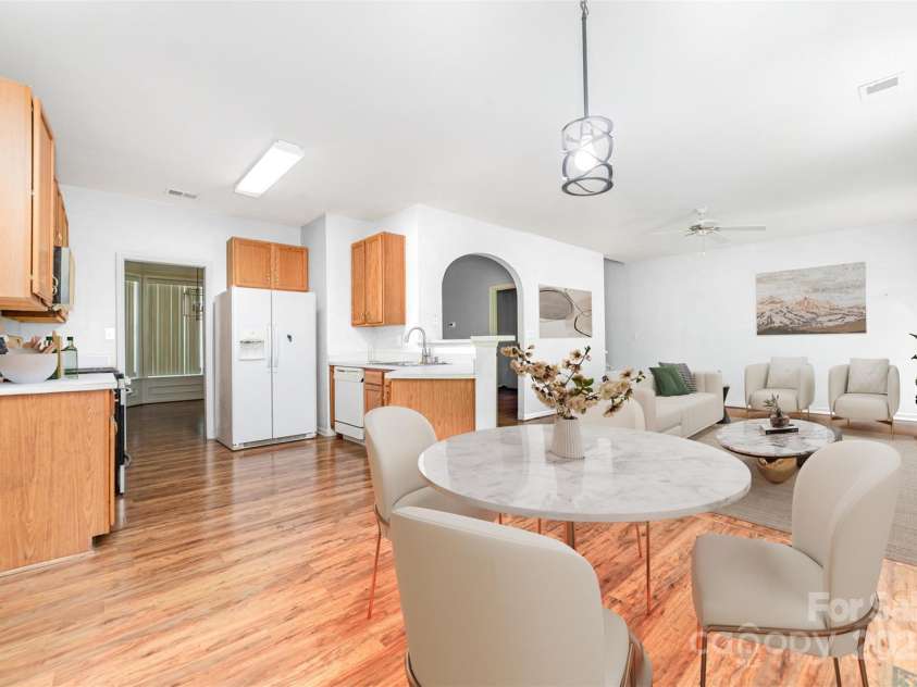 11802 Fox Glen Road, Charlotte, NC 28269.  MLS# CAR4266180, YatesRealty ID 31405. Virtually Staged