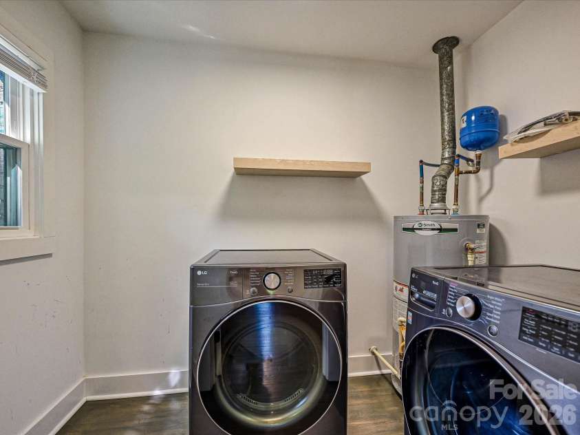 5623 Ruth Drive, Charlotte, NC 28215.  MLS# CAR4394152, YatesRealty ID 31405. Laundry