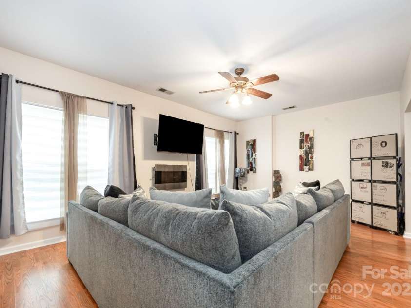 1282 Branson Road, Concord, NC 28027.  MLS# CAR4284942, YatesRealty ID 31407. Livingroom