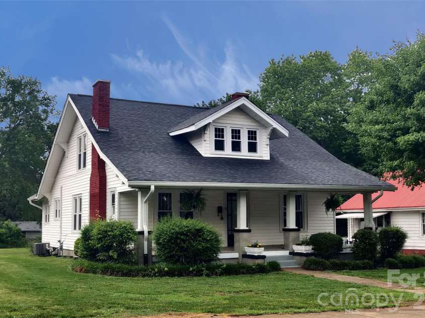 46 Falls Avenue, Granite Falls, NC 28630.  MLS# CAR4381441, YatesRealty ID 31407. 