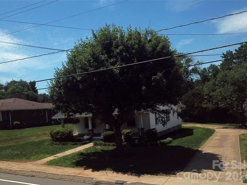 46 Falls Avenue, Granite Falls, NC 28630.  MLS# CAR4381441, YatesRealty ID 31407. 