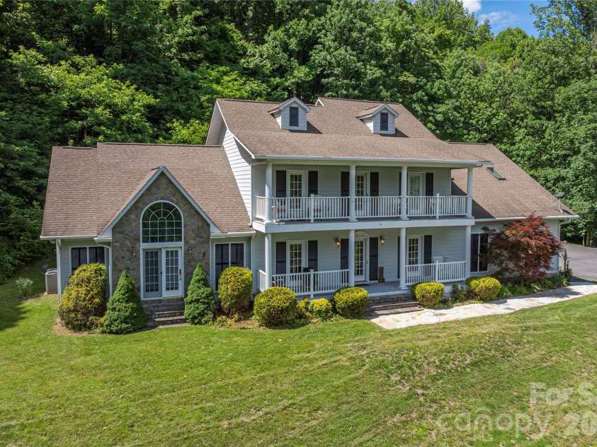 302 Davy Crockett Drive, Maggie Valley, NC 28751.  MLS# CAR4390074, YatesRealty ID 31408. 