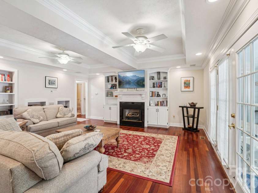 302 Davy Crockett Drive, Maggie Valley, NC 28751.  MLS# CAR4390074, YatesRealty ID 31408. 