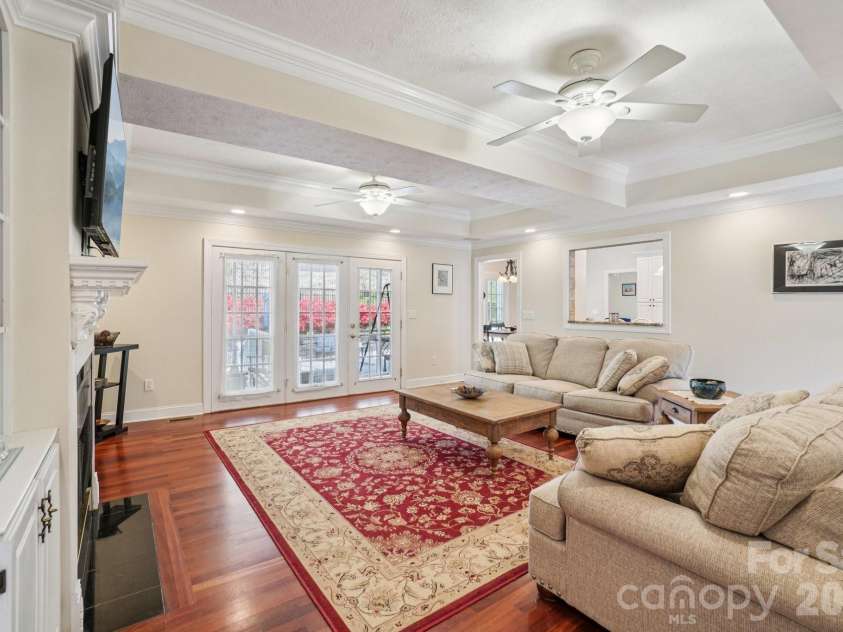 302 Davy Crockett Drive, Maggie Valley, NC 28751.  MLS# CAR4390074, YatesRealty ID 31408. 