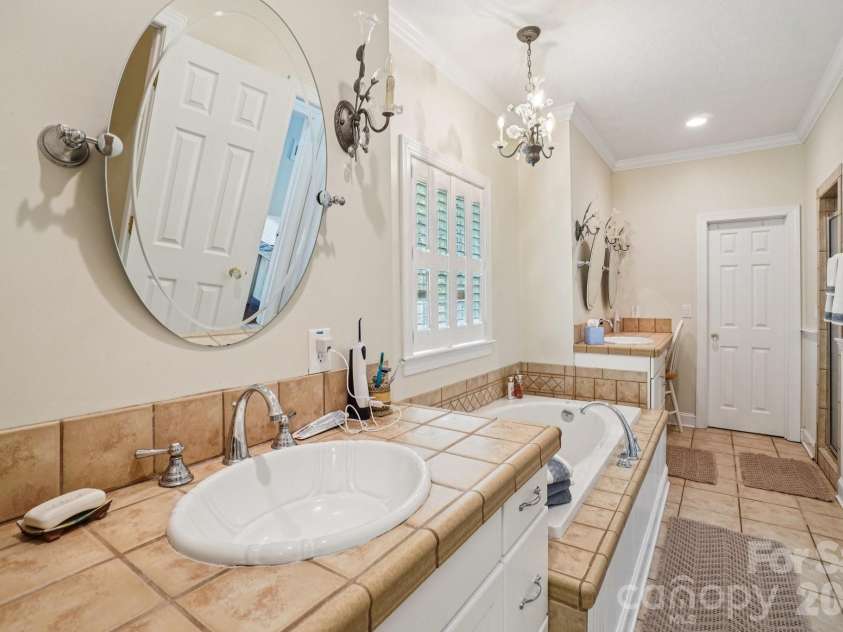 302 Davy Crockett Drive, Maggie Valley, NC 28751.  MLS# CAR4390074, YatesRealty ID 31408. 