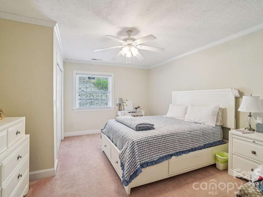 302 Davy Crockett Drive, Maggie Valley, NC 28751.  MLS# CAR4390074, YatesRealty ID 31408. 