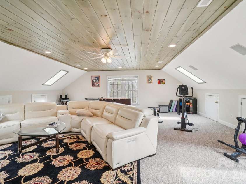 302 Davy Crockett Drive, Maggie Valley, NC 28751.  MLS# CAR4390074, YatesRealty ID 31408. 