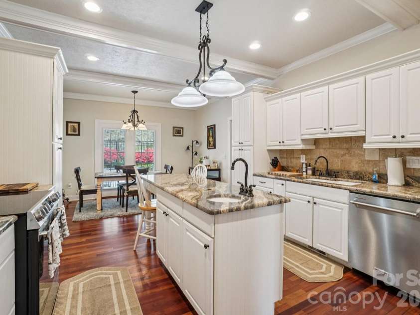 302 Davy Crockett Drive, Maggie Valley, NC 28751.  MLS# CAR4390074, YatesRealty ID 31408. 
