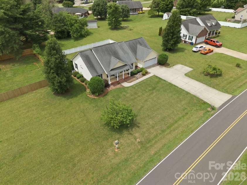 210 Jane Sowers Road, Statesville, NC 28625.  MLS# CAR4394816, YatesRealty ID 31409. 