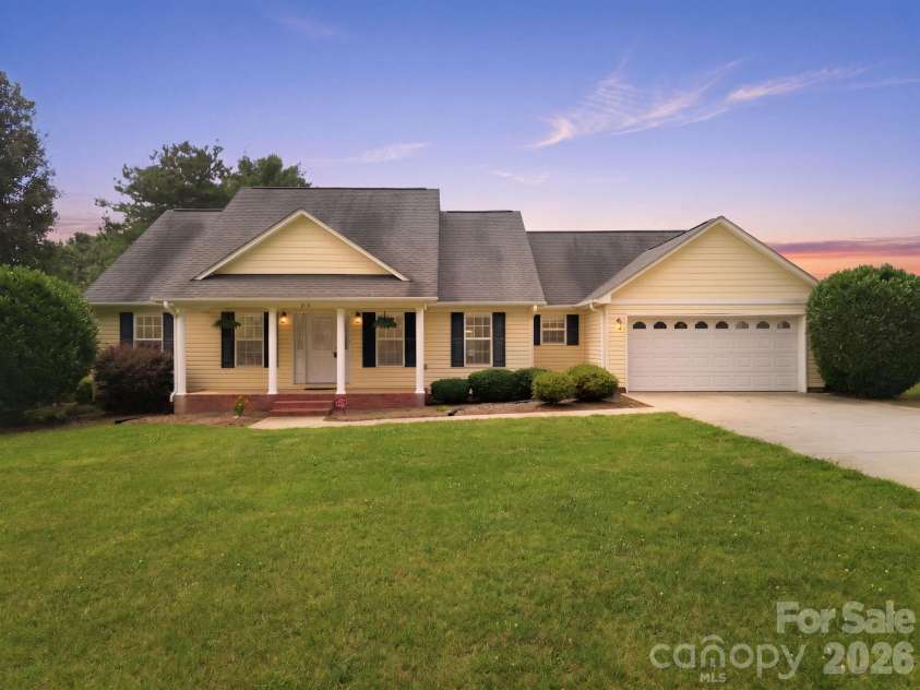 210 Jane Sowers Road, Statesville, NC 28625.  MLS# CAR4394816, YatesRealty ID 31409. 
