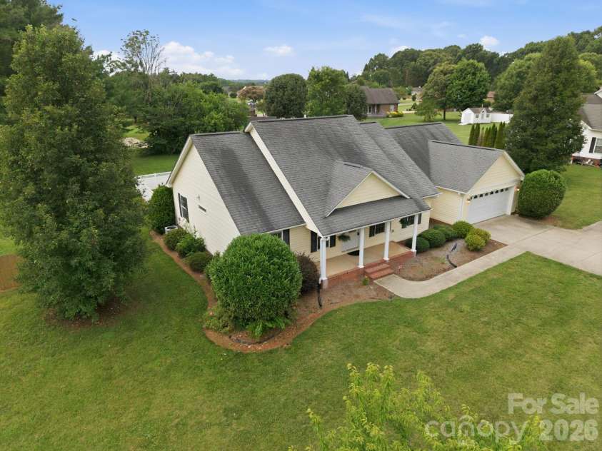 210 Jane Sowers Road, Statesville, NC 28625.  MLS# CAR4394816, YatesRealty ID 31409. 