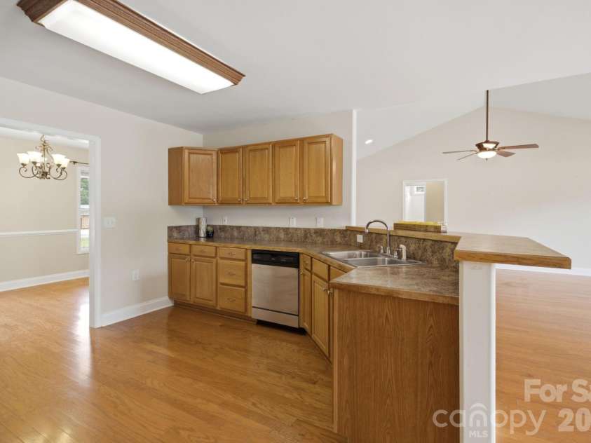 210 Jane Sowers Road, Statesville, NC 28625.  MLS# CAR4394816, YatesRealty ID 31409. Kitchen