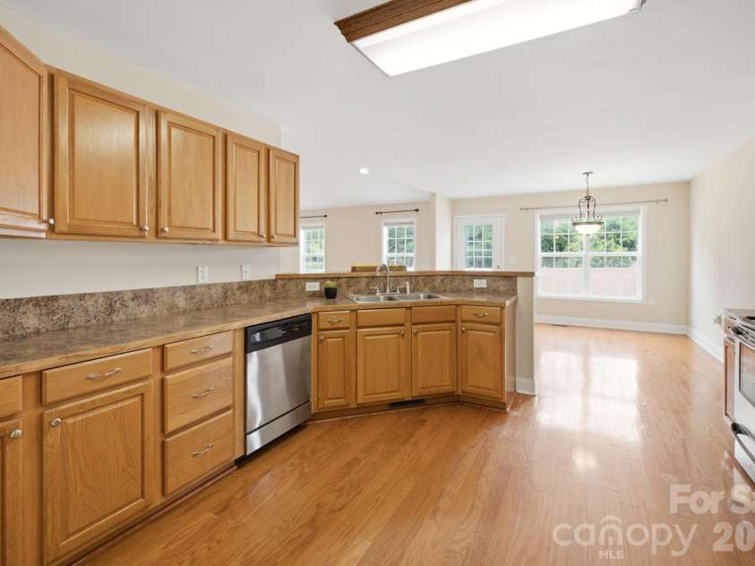 210 Jane Sowers Road, Statesville, NC 28625.  MLS# CAR4394816, YatesRealty ID 31409. Kitchen