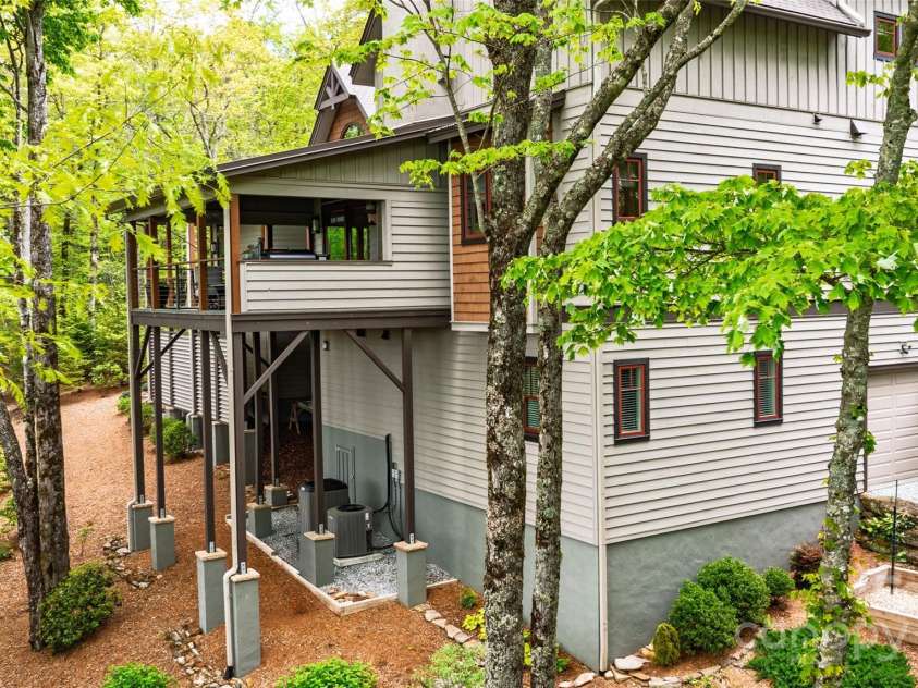 264 Jocassee Trail, Sapphire, NC 28774.  MLS# CAR4313390, YatesRealty ID 3141. 