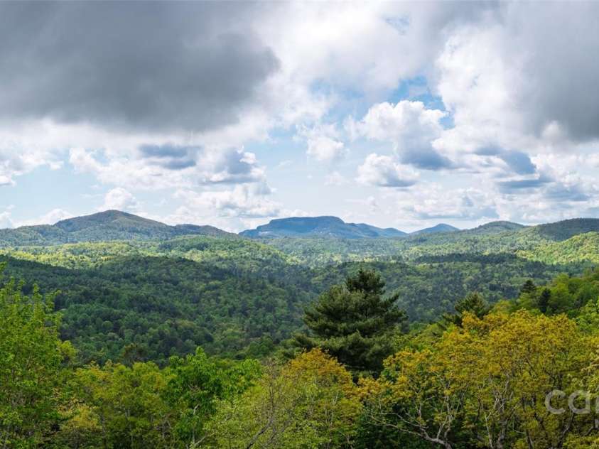 264 Jocassee Trail, Sapphire, NC 28774.  MLS# CAR4313390, YatesRealty ID 3141. 