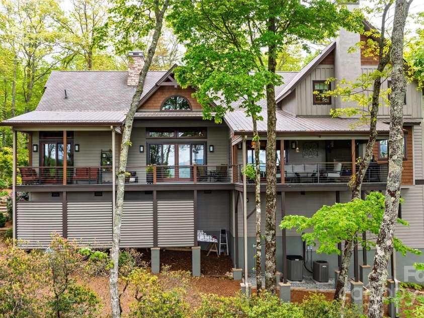 264 Jocassee Trail, Sapphire, NC 28774.  MLS# CAR4313390, YatesRealty ID 3141. 