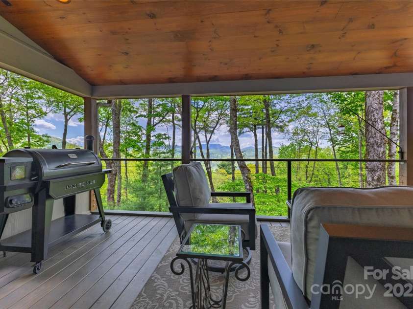 264 Jocassee Trail, Sapphire, NC 28774.  MLS# CAR4313390, YatesRealty ID 3141. 