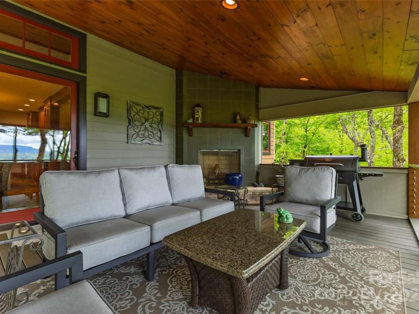 264 Jocassee Trail, Sapphire, NC 28774.  MLS# CAR4313390, YatesRealty ID 3141. 