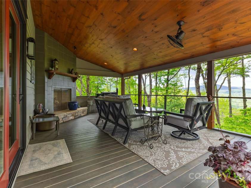 264 Jocassee Trail, Sapphire, NC 28774.  MLS# CAR4313390, YatesRealty ID 3141. 