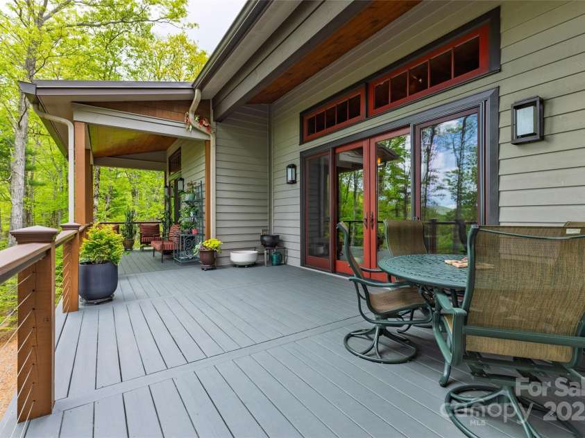 264 Jocassee Trail, Sapphire, NC 28774.  MLS# CAR4313390, YatesRealty ID 3141. 