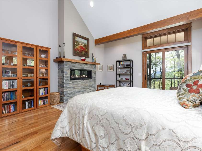 264 Jocassee Trail, Sapphire, NC 28774.  MLS# CAR4313390, YatesRealty ID 3141. 