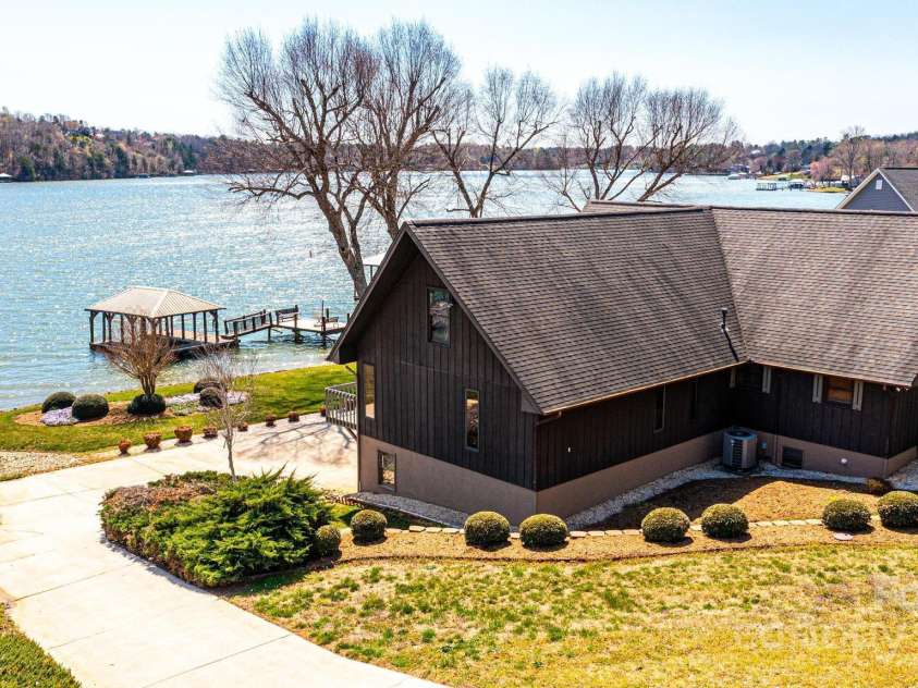 6133 Clearwater Road, Granite Falls, NC 28630.  MLS# CAR4239824, YatesRealty ID 3141. 