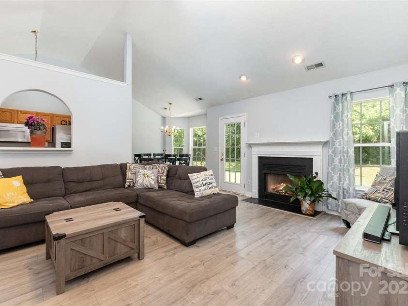 3619 Dashiel Drive, Charlotte, NC 28262.  MLS# CAR4276777, YatesRealty ID 31410. 