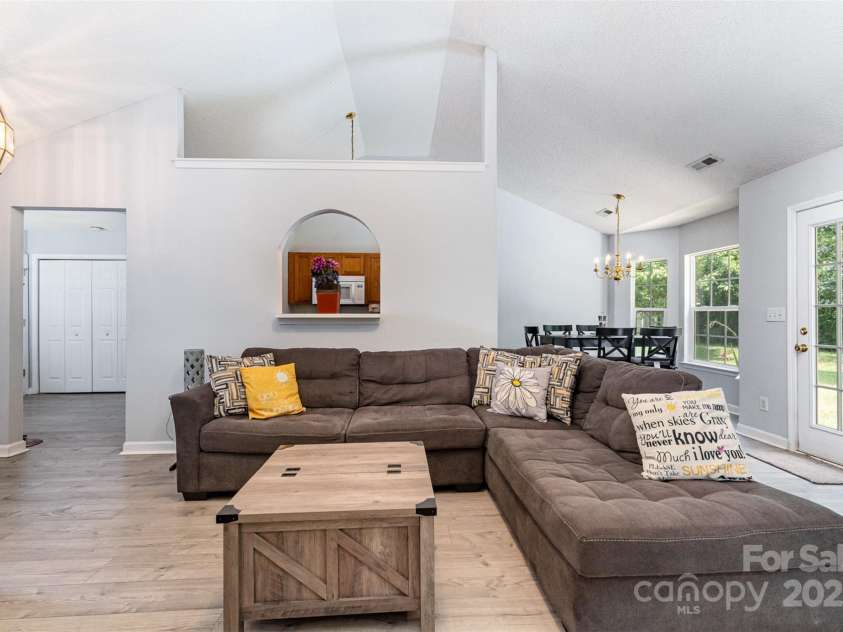 3619 Dashiel Drive, Charlotte, NC 28262.  MLS# CAR4276777, YatesRealty ID 31410. 