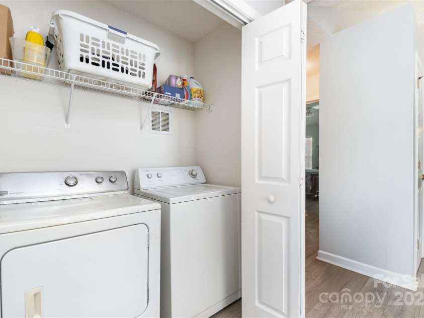 3619 Dashiel Drive, Charlotte, NC 28262.  MLS# CAR4276777, YatesRealty ID 31410. 