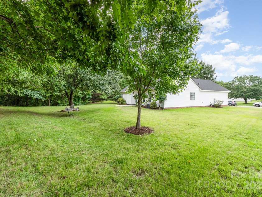 3619 Dashiel Drive, Charlotte, NC 28262.  MLS# CAR4276777, YatesRealty ID 31410. 