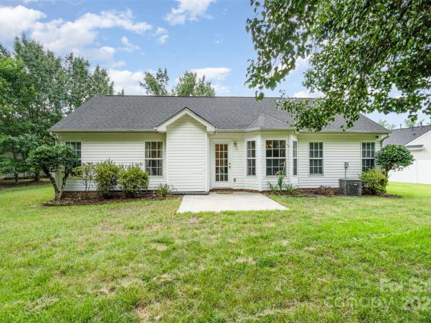 3619 Dashiel Drive, Charlotte, NC 28262.  MLS# CAR4276777, YatesRealty ID 31410. 