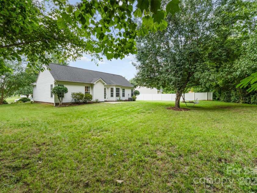 3619 Dashiel Drive, Charlotte, NC 28262.  MLS# CAR4276777, YatesRealty ID 31410. 