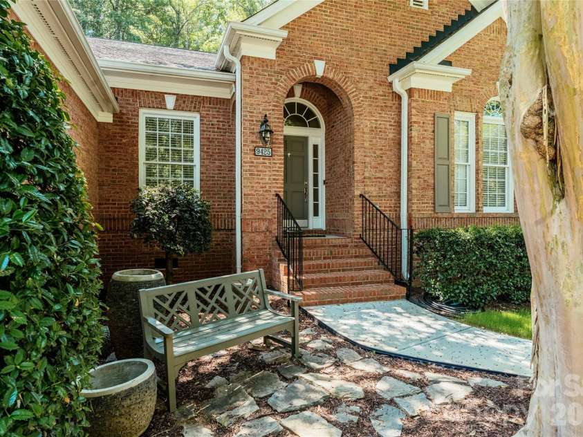 9425 Briarwick Lane, Charlotte, NC 28277.  MLS# CAR4391950, YatesRealty ID 31410. 